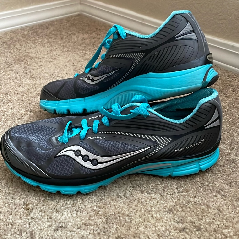 Saucony Kinvara 4 light training shoes and/or racing flats
